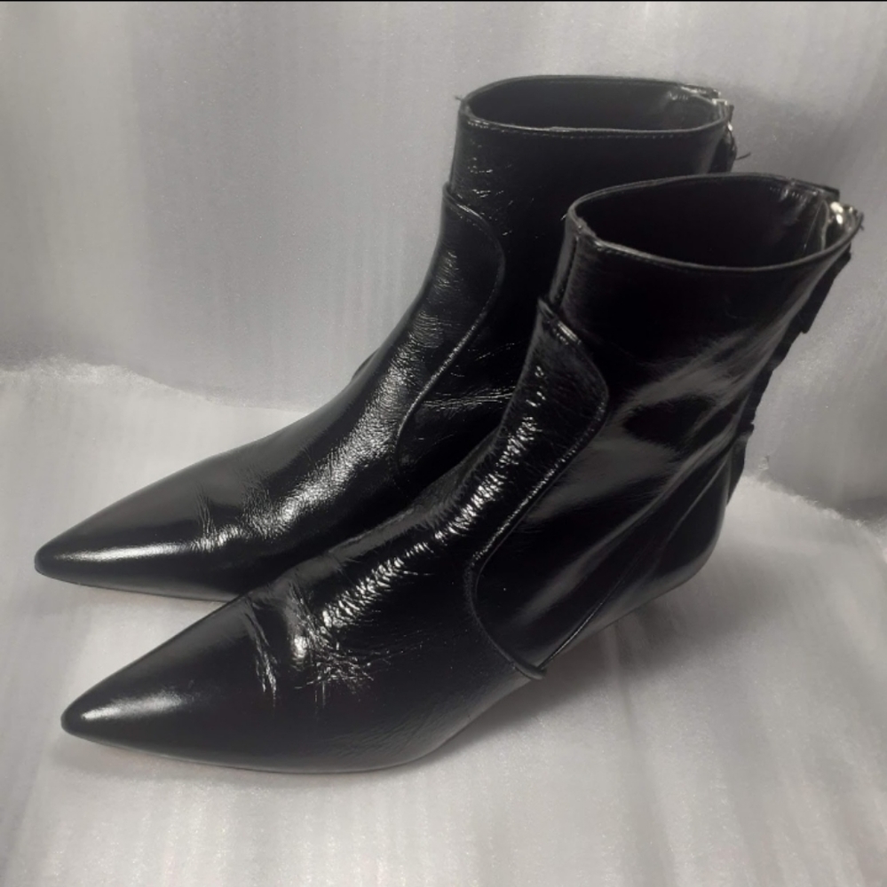 Genuine 100% Leather Kitten Heel Bootie Made in Spain. Size 6/36